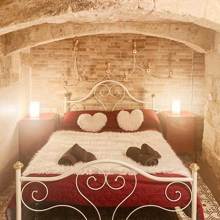Apartament Malta'S Naughtiest Cabaret Floriana Zewnętrze zdjęcie
