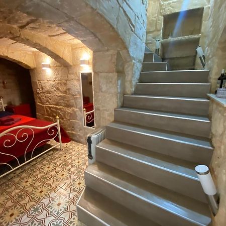 Apartament Malta'S Naughtiest Cabaret Floriana Zewnętrze zdjęcie