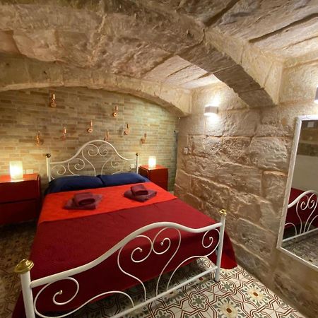 Apartament Malta'S Naughtiest Cabaret Floriana Zewnętrze zdjęcie