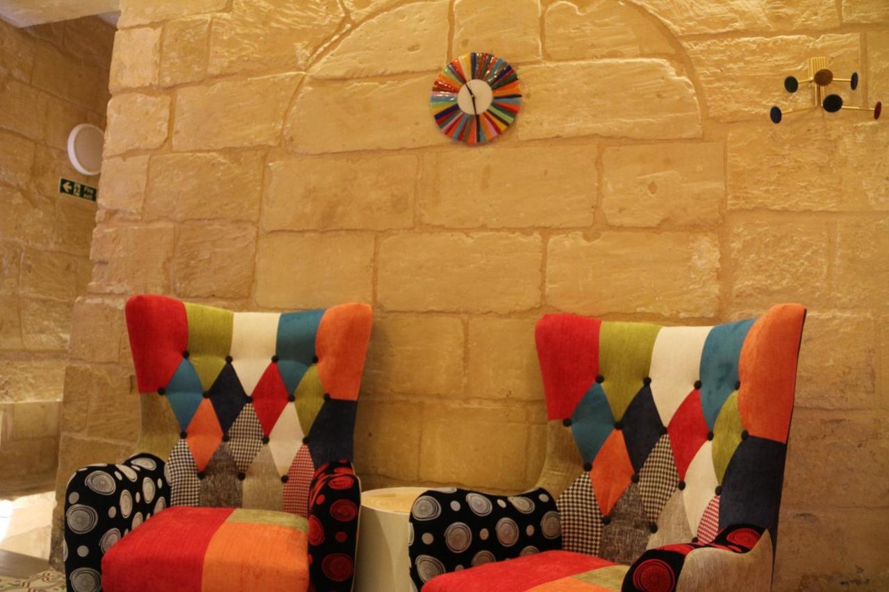 Apartament Malta'S Naughtiest Cabaret Floriana Zewnętrze zdjęcie