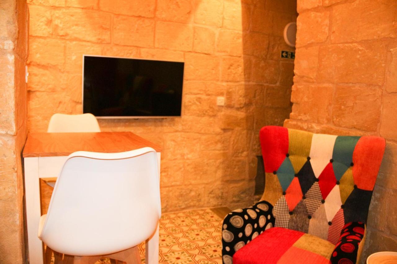 Apartament Malta'S Naughtiest Cabaret Floriana Zewnętrze zdjęcie