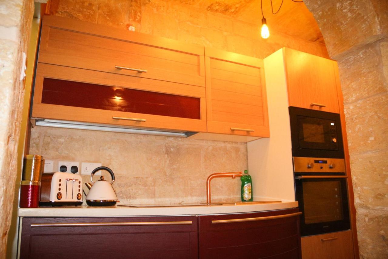 Apartament Malta'S Naughtiest Cabaret Floriana Zewnętrze zdjęcie