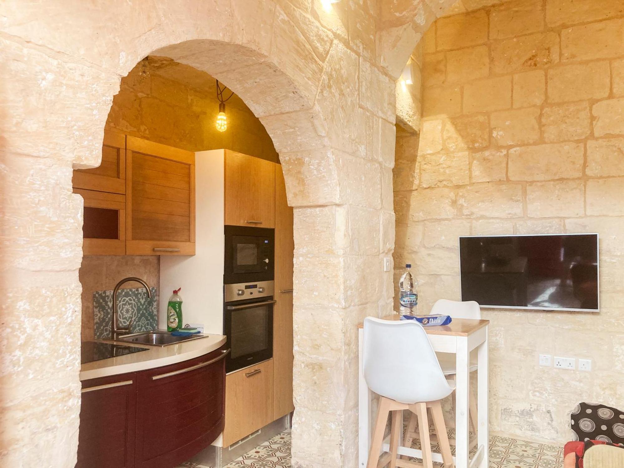 Apartament Malta'S Naughtiest Cabaret Floriana Zewnętrze zdjęcie