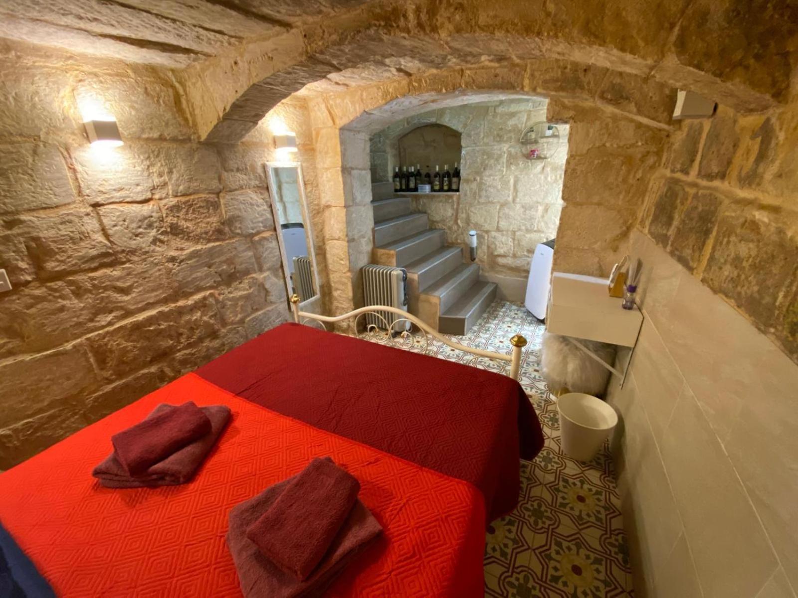 Apartament Malta'S Naughtiest Cabaret Floriana Zewnętrze zdjęcie