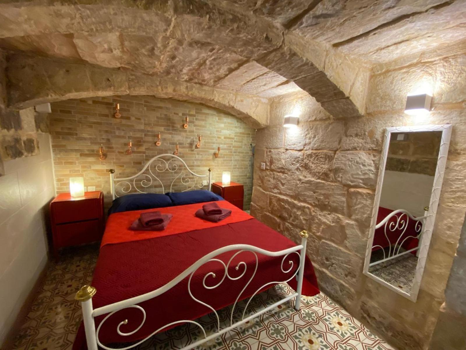 Apartament Malta'S Naughtiest Cabaret Floriana Zewnętrze zdjęcie